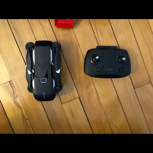 Yuneec Mantis Q 4K Video Drone - Picture 4 of 4